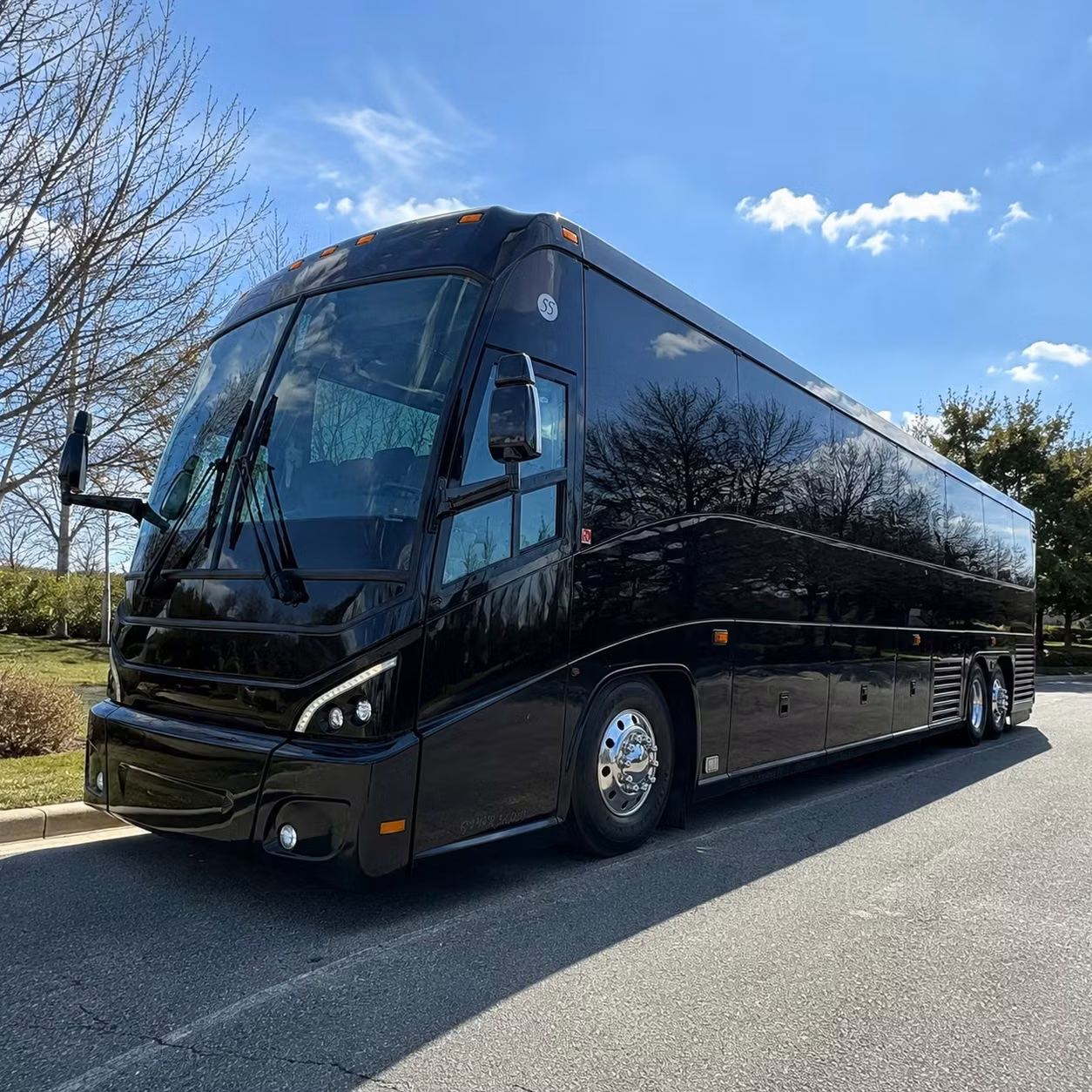 reliable bus transportation to and from fort liberty for durham based military groups